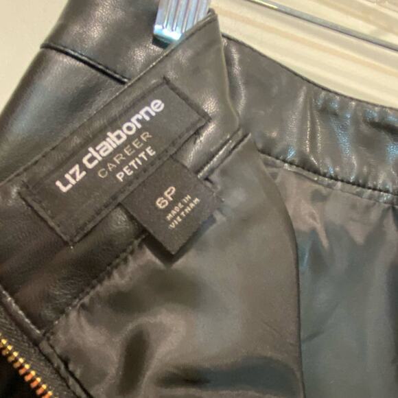 NWT Black Faux Leather Pencil Skirt W/Pockets 6p Knee High Classic Career Wear - Picture 2 of 9